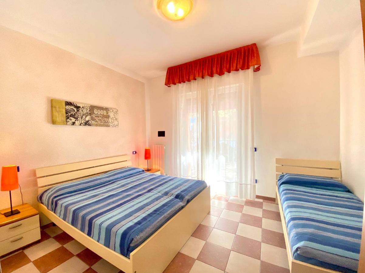 Appartamenti Adriana Carraro Immobiliare - Family Apartments Lido di Jesolo Exterior photo