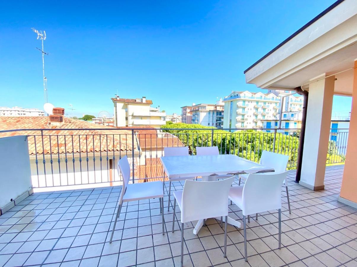 Appartamenti Adriana Carraro Immobiliare - Family Apartments Lido di Jesolo Exterior photo